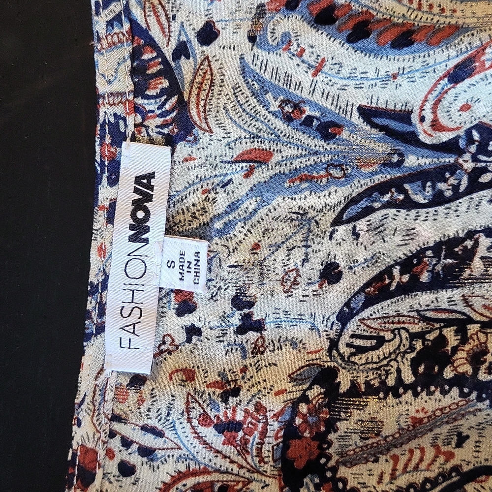Boho faux twist/wrap crop top size small - Picture 6 of 8